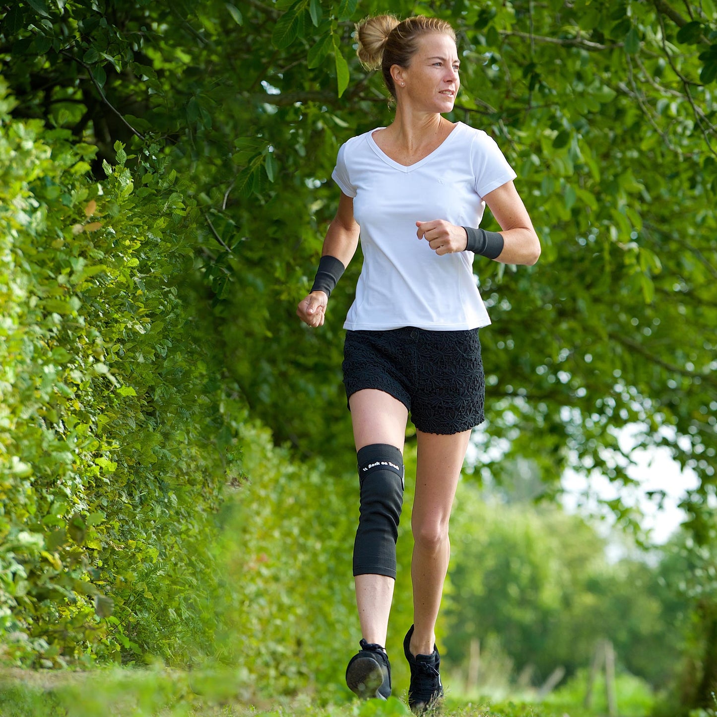 Back On Track Knee Brace with Strap