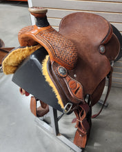 Load image into Gallery viewer, Teskey&#39;s Breakaway/Calf Rope Saddle (Multiple Sizes Available)
