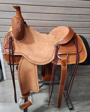 Load image into Gallery viewer, Circle Y Dodge Cowhorse 16&quot; Ranch Saddle
