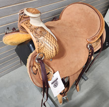 Load image into Gallery viewer, Martin 16&quot; Ranch Saddle #11088
