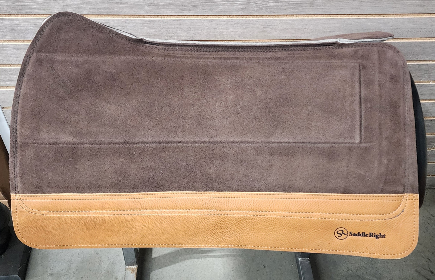 SaddleRight Saddle Pad 29" x 32" - Chocolate Suede & Saddle Grizzly