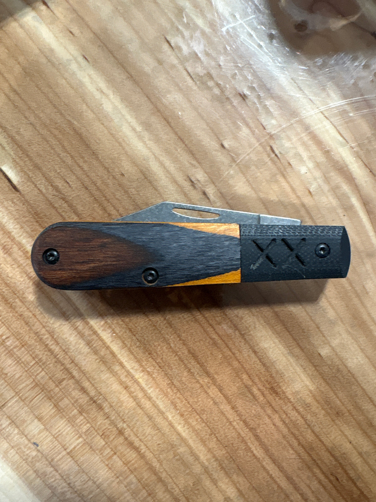 Case Sloped Ember Glow DymaLux® Wood CrossroadsTM XR Barlow Knife