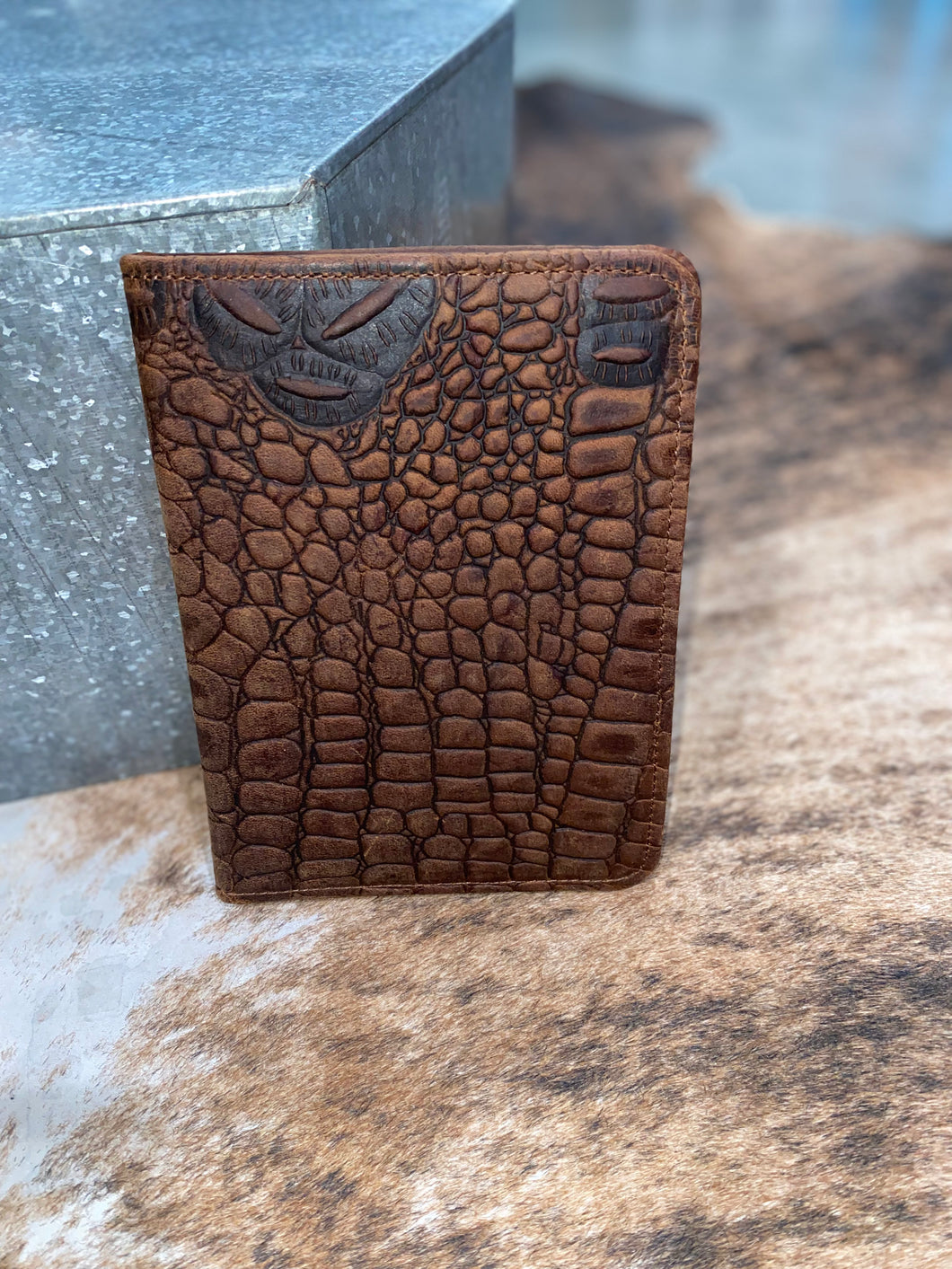 STS Catalina Croc Magnetic Wallet