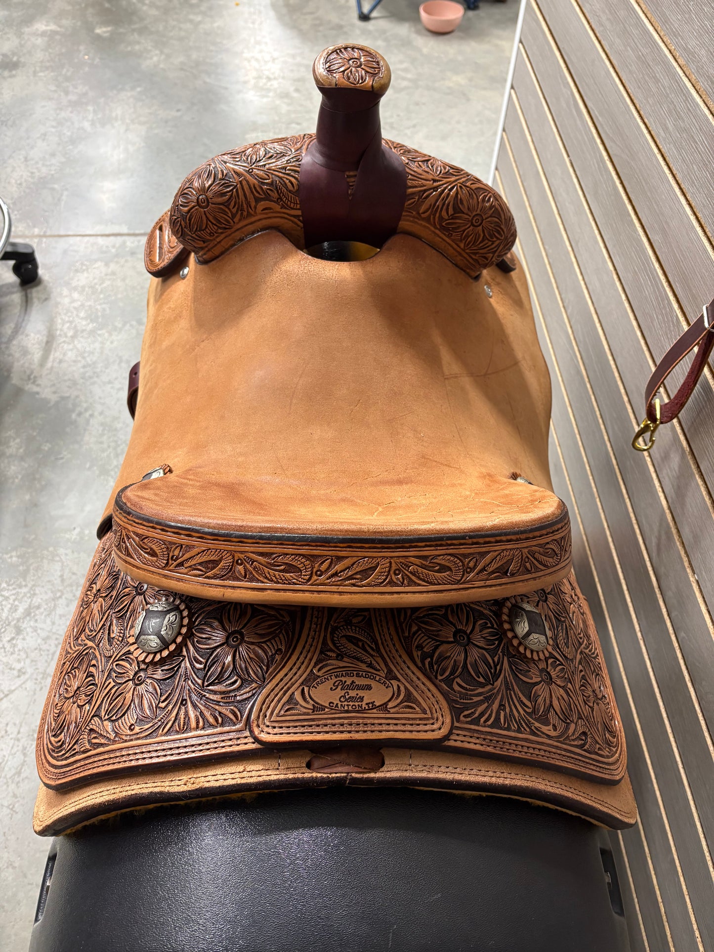 Trent Ward 14" Platinum Calf Rope Saddle