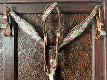 Load image into Gallery viewer, Desert Rose &quot;Wild Child&quot; Tack Set
