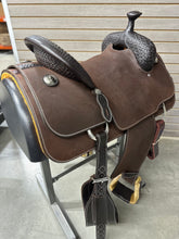 Load image into Gallery viewer, Martin 15.5&quot; Team Roper Saddle #08146
