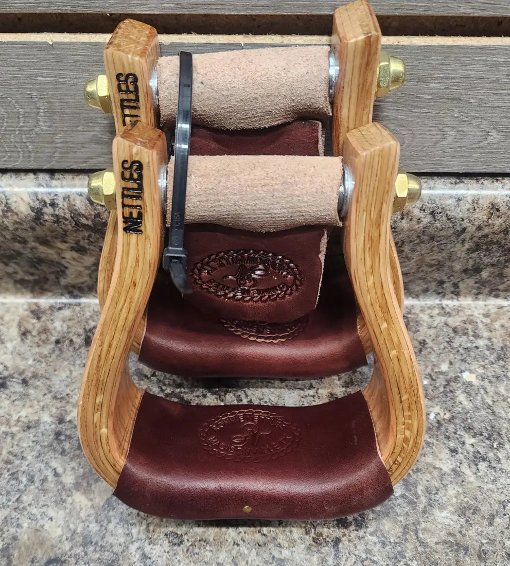 Nettles Stirrups ’Youth’ - Regular 2’’ Youth / Flat Bottom (Leather Tred) / Varnish Stirrups