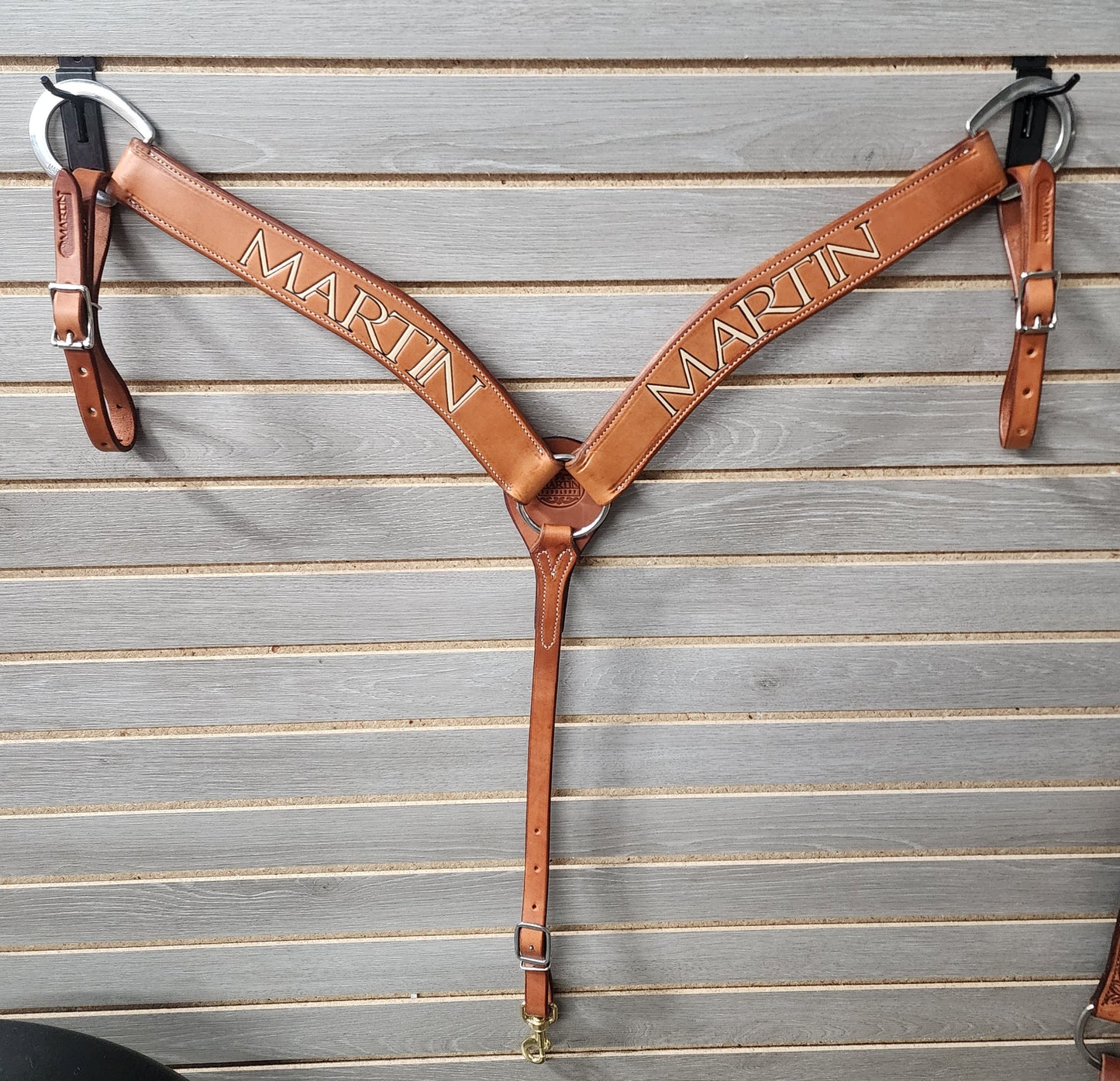 Martin Breastcollar Chestnut Smoothout Martin Logo - 2"