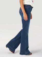 Load image into Gallery viewer, Wrangler Women&#39;s Rooted USA High Rise Trouser Jean
