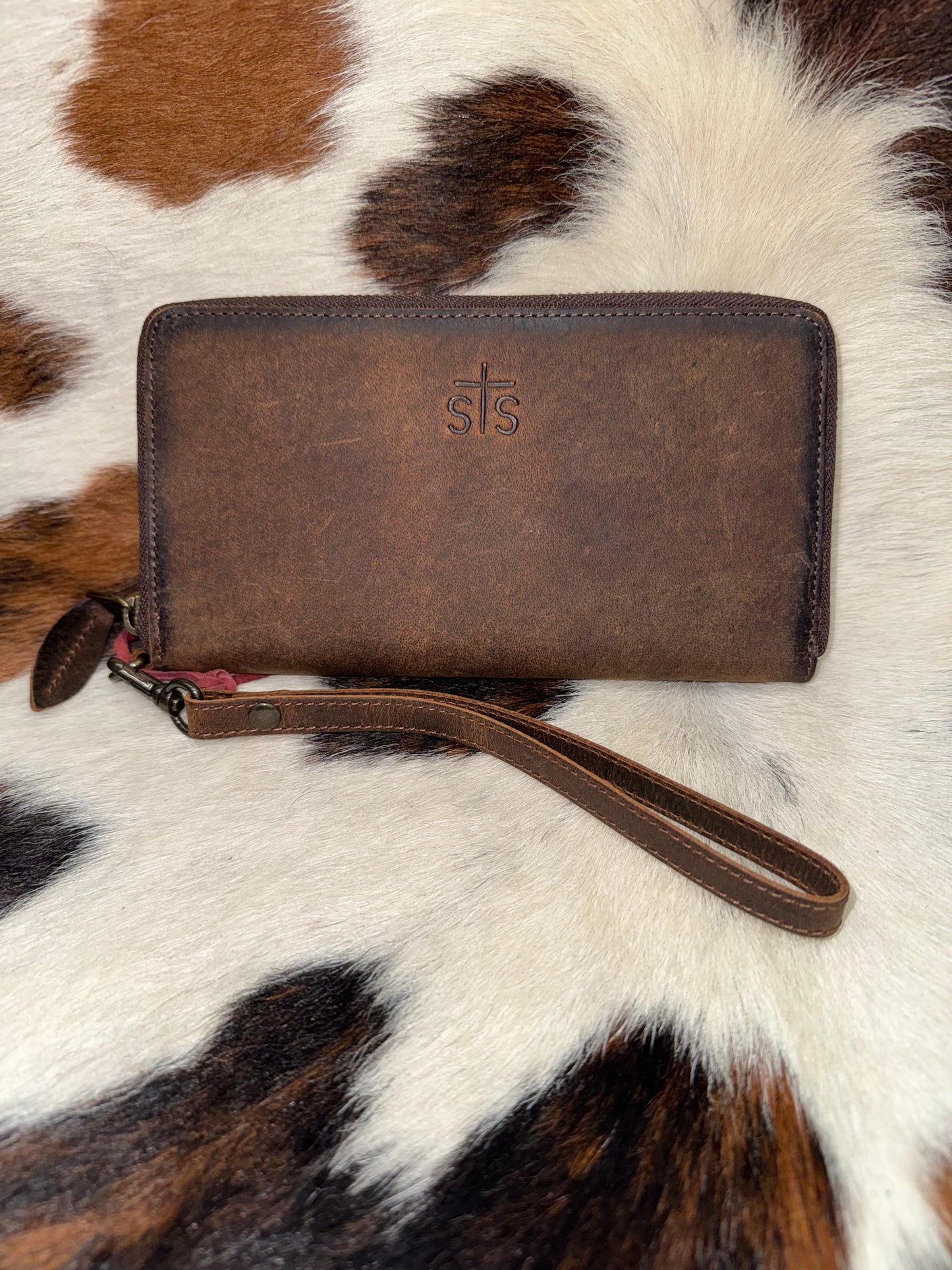 STS Baroness Betsy Bifold Wristlet