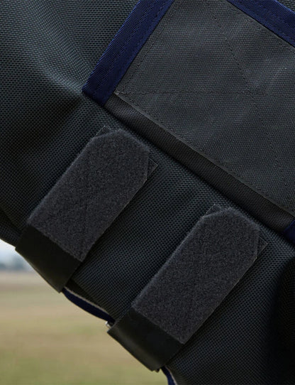 Weatherbeeta Comfitec Ultra Detach-A-Neck  220G Medium Winter Blanket (With Snug-Fit/Cozi Guard Neck)