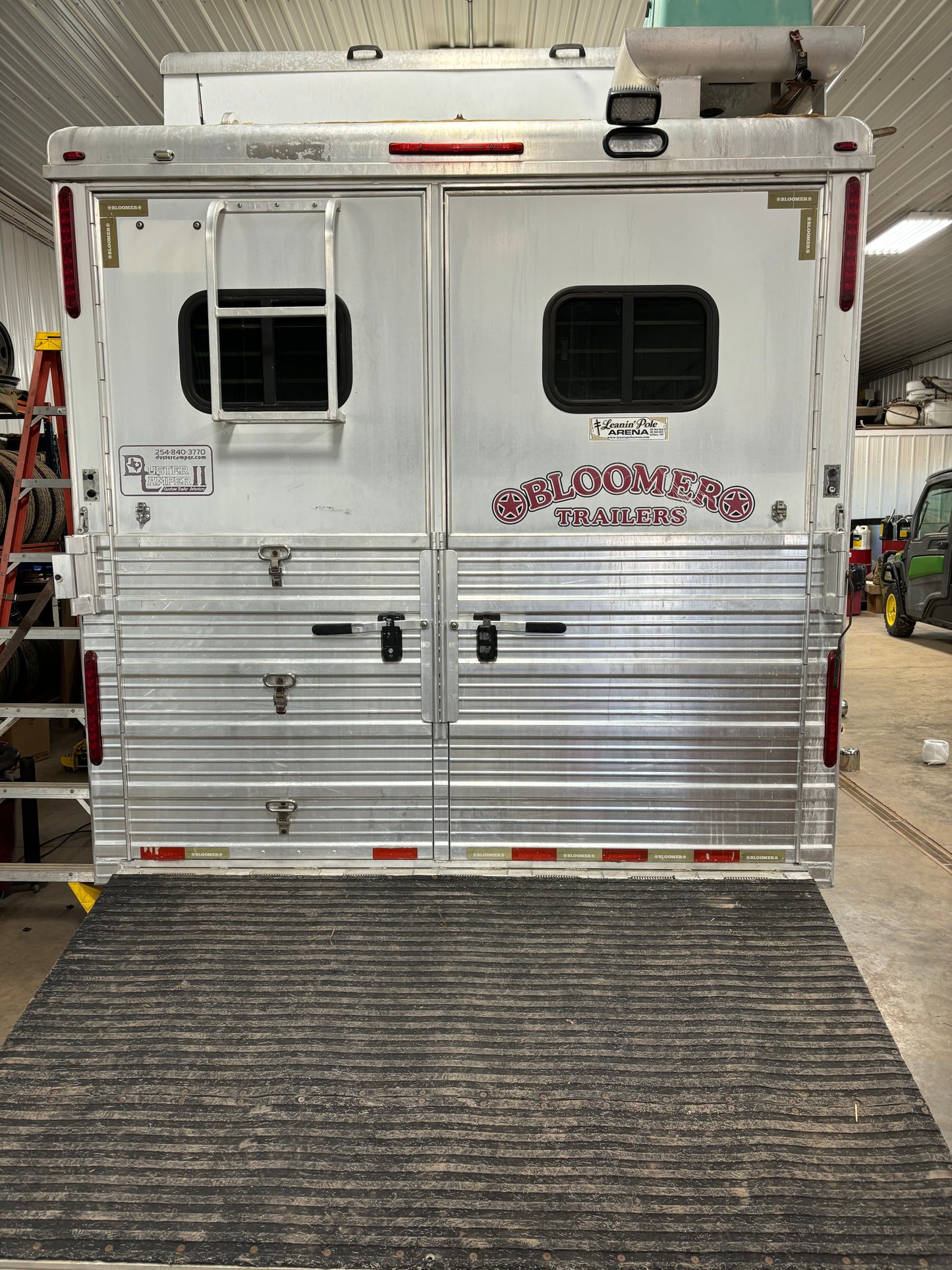 2007 Bloomer 5 Horse Living Quarters Trailer