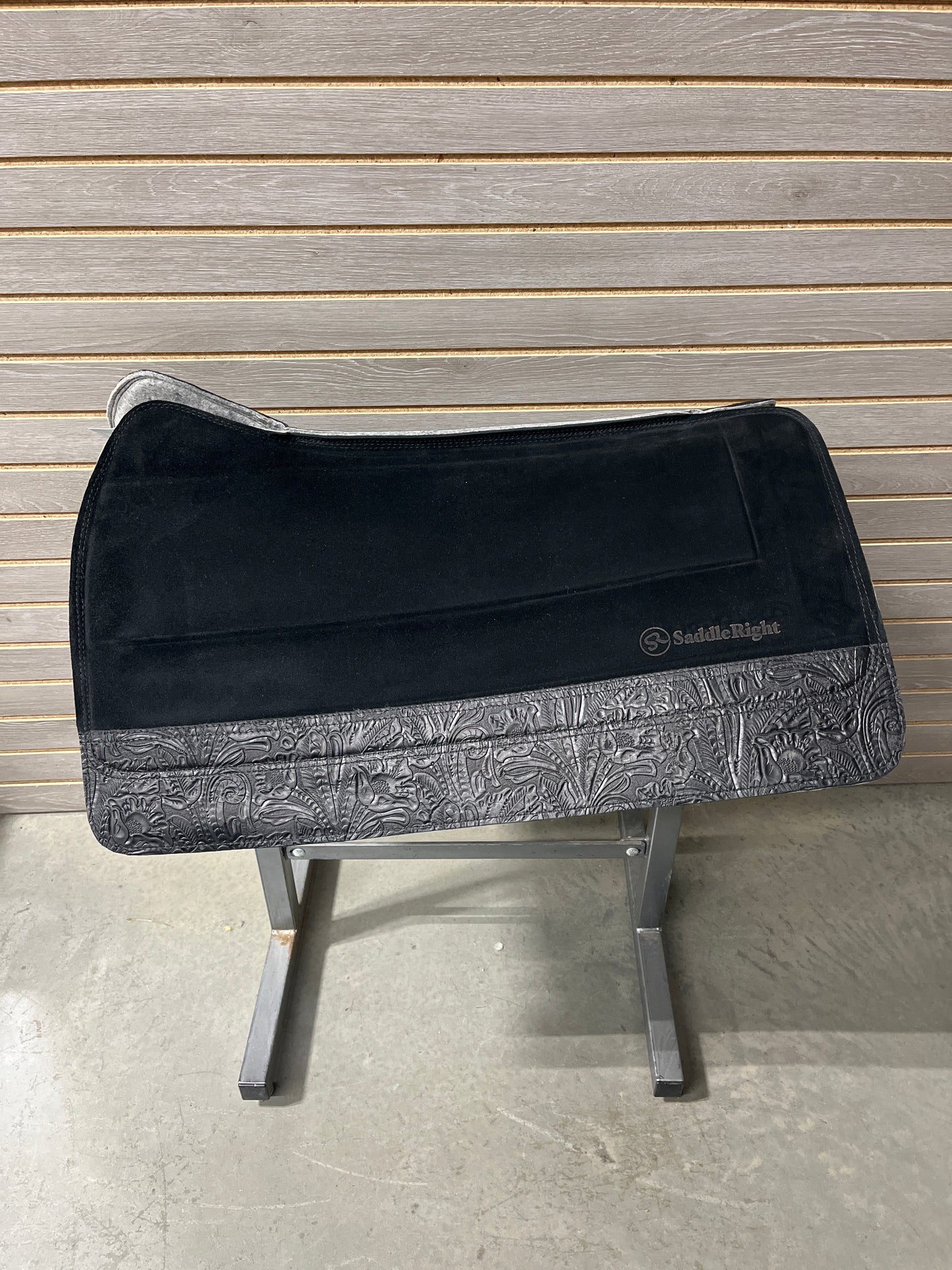 SaddleRight Saddle Pad 30" x 32" - Black Suede & Black Floral