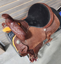 Load image into Gallery viewer, Leanin&#39; Pole 14&quot; Barrel Saddle #T10121289

