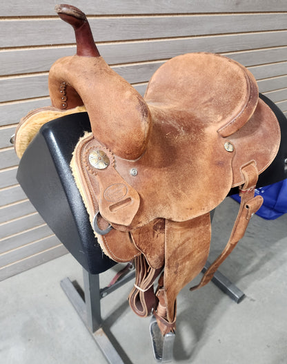 Used. Leanin' Pole 14" Barrel Saddle