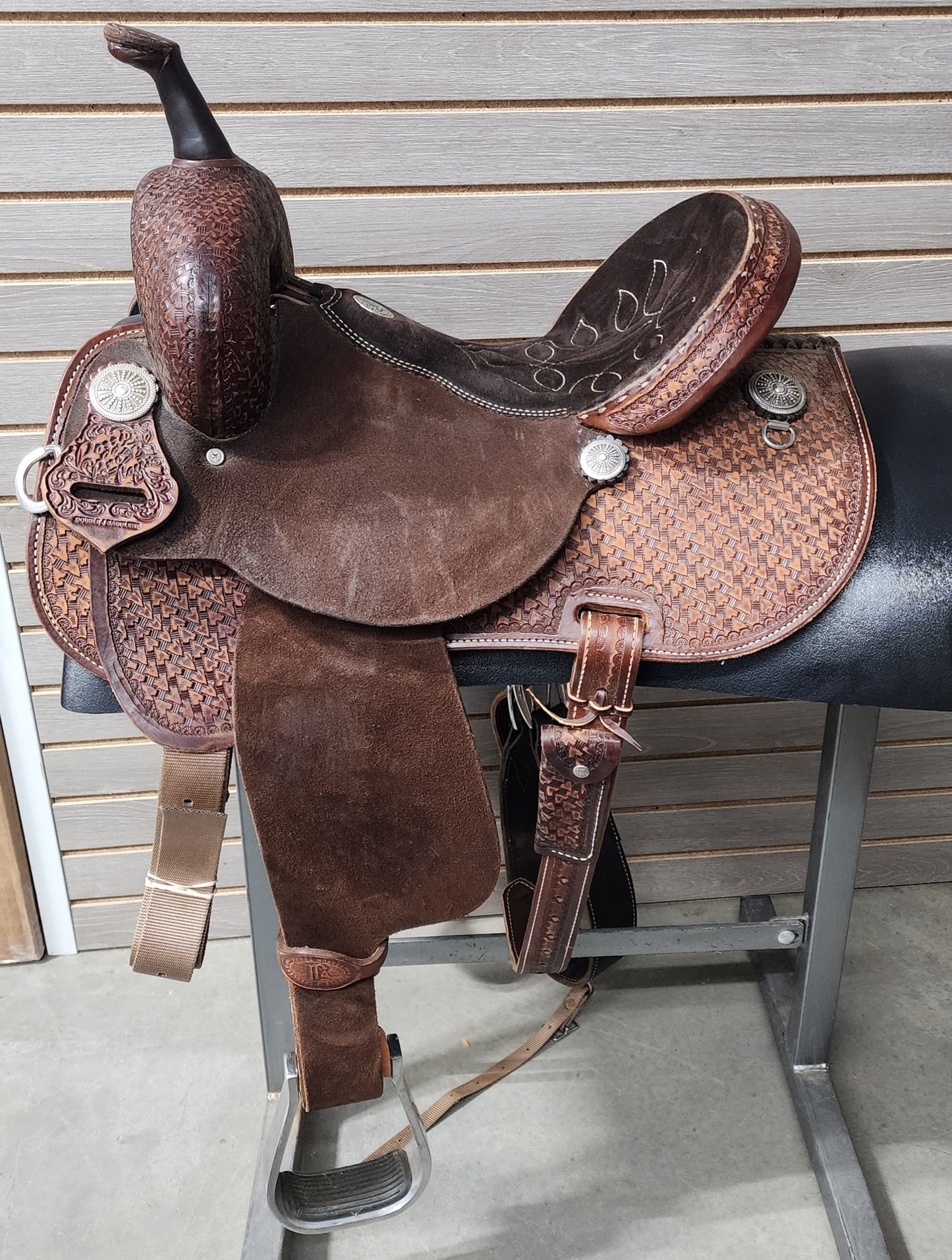 Used. Double J Pozzi Pro 13.5" Barrel Saddle - Standard Tree