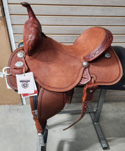 Load image into Gallery viewer, Martin Stingray 15&quot; Barrel Saddle #09703
