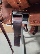 Load image into Gallery viewer, Martin Stingray 14.5&quot; Barrel Saddle #09780
