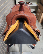Load image into Gallery viewer, Martin BTR 14&quot; Barrel Saddle #09841
