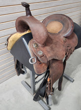 Load image into Gallery viewer, Used. Martin BTR 13.5&quot; Barrel Saddle
