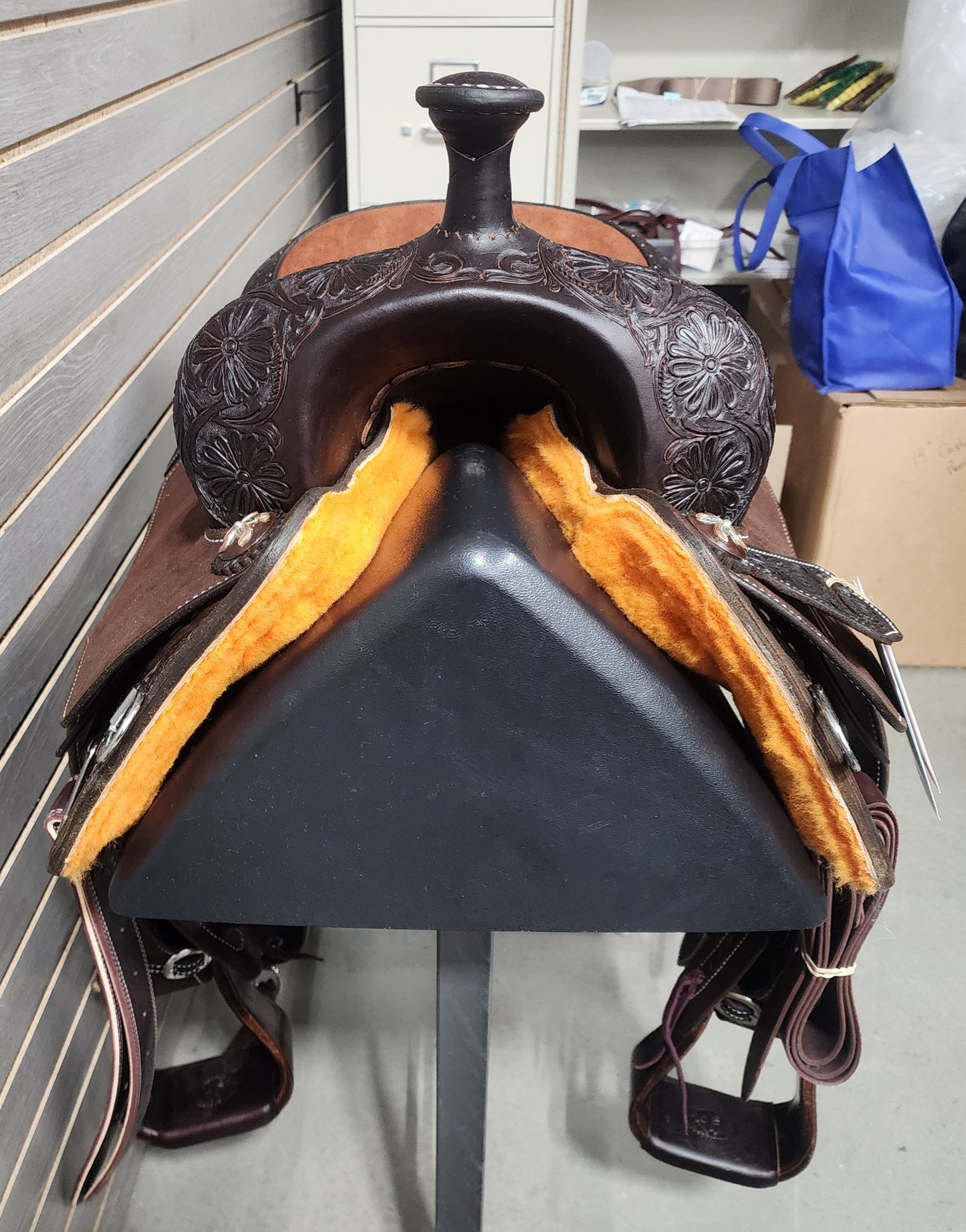 Martin Performance 16" Saddle #10055