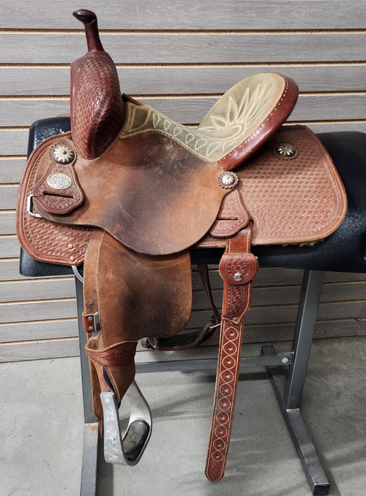 Used. Martin Stingray 12.5" Barrel Saddle #02565