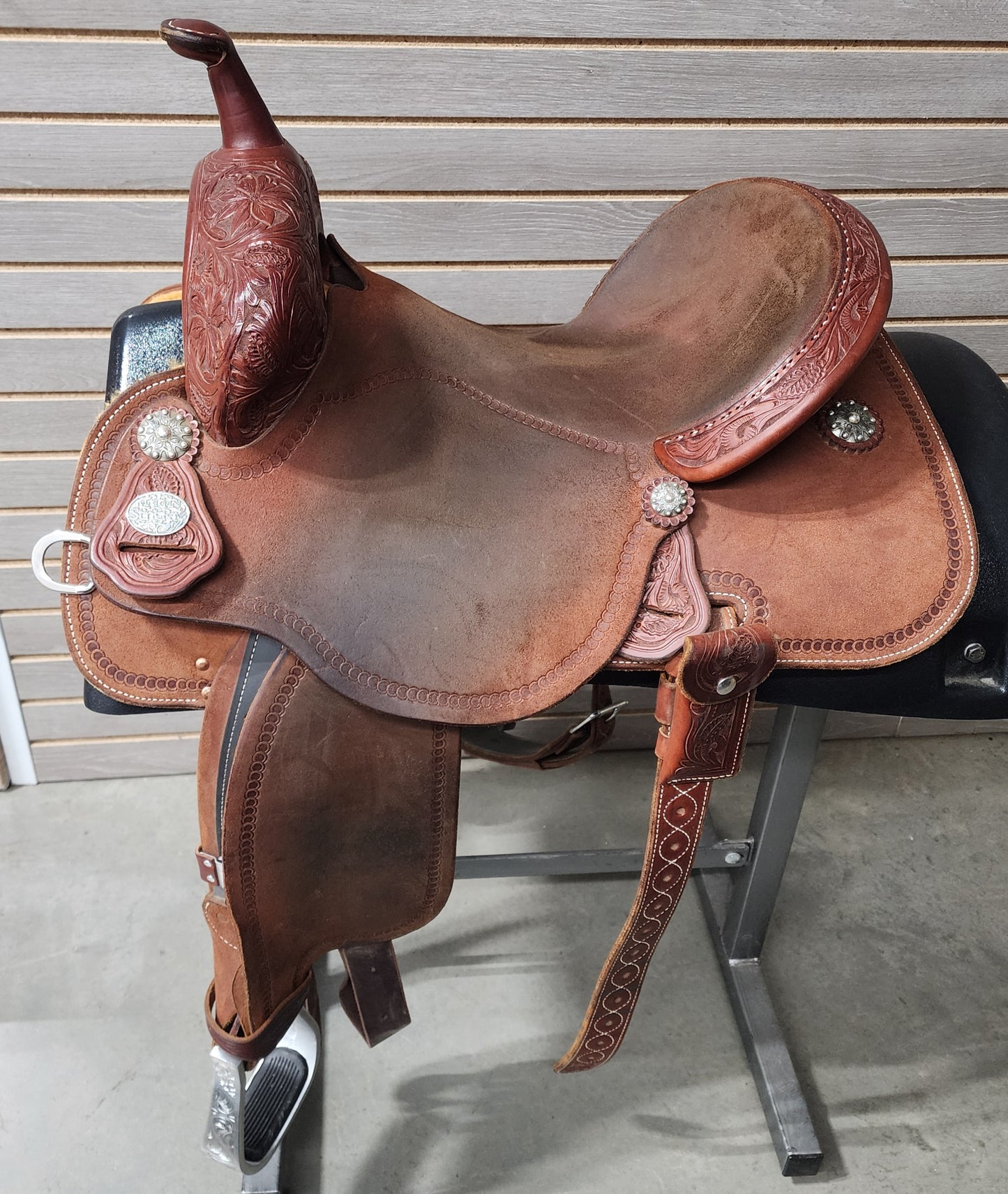 Used. Martin Stingray 15" Barrel Saddle #09703