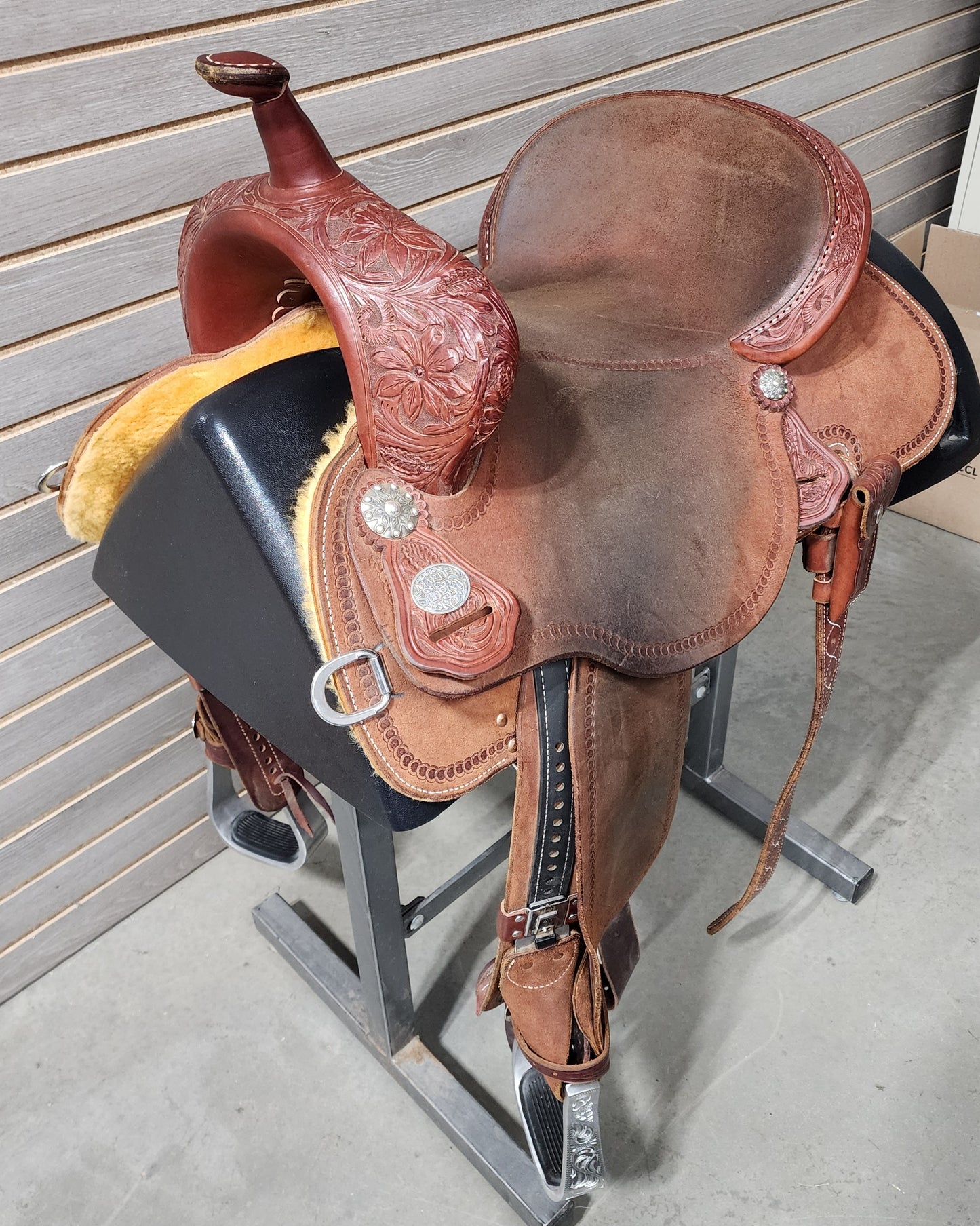 Used. Martin Stingray 15" Barrel Saddle #09703