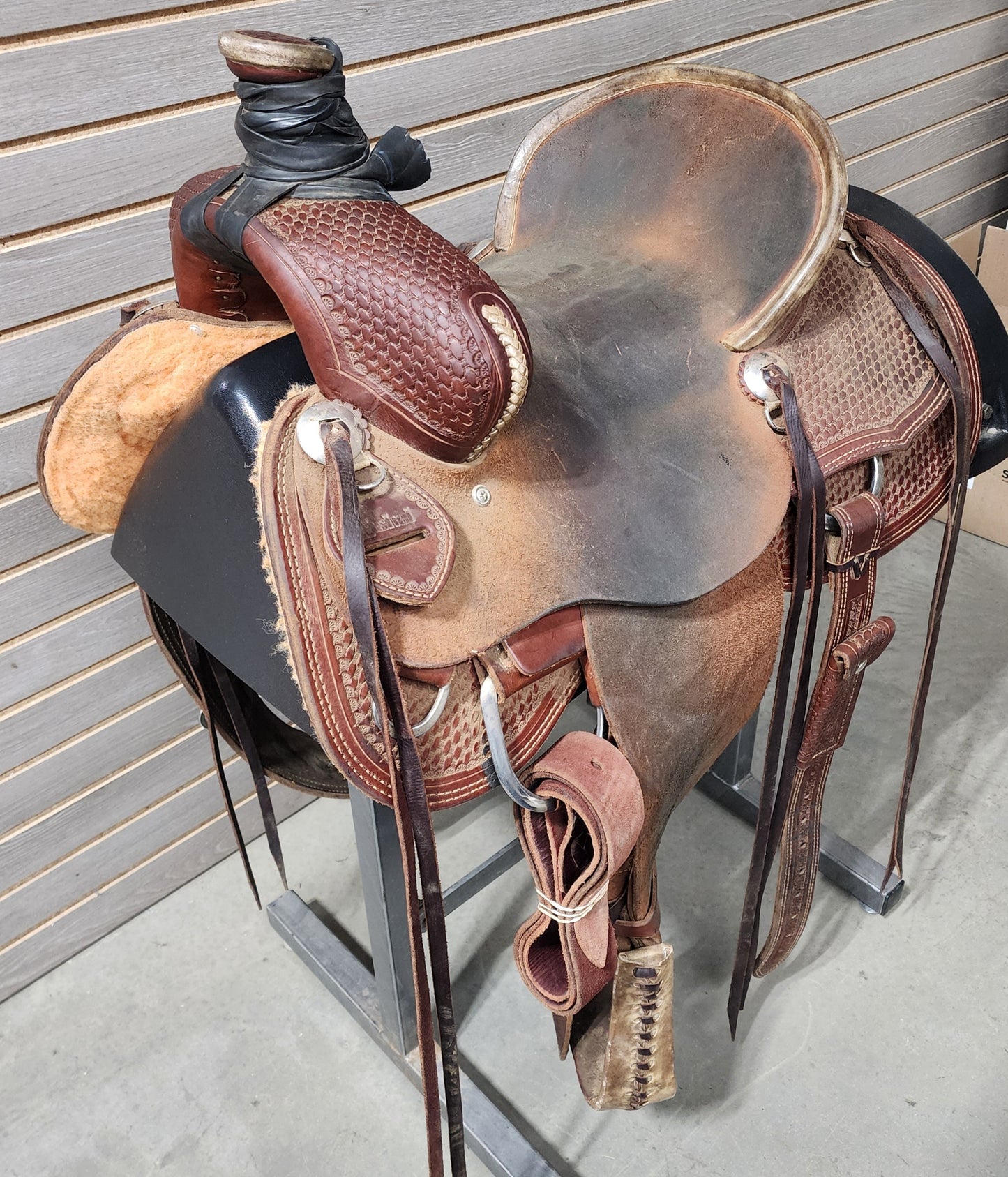 Used. Cashel 14" Ranch Saddle