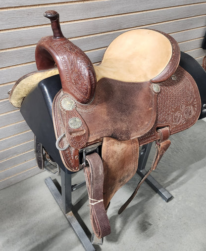 Used. Martin Crown C 15" Barrel Saddle