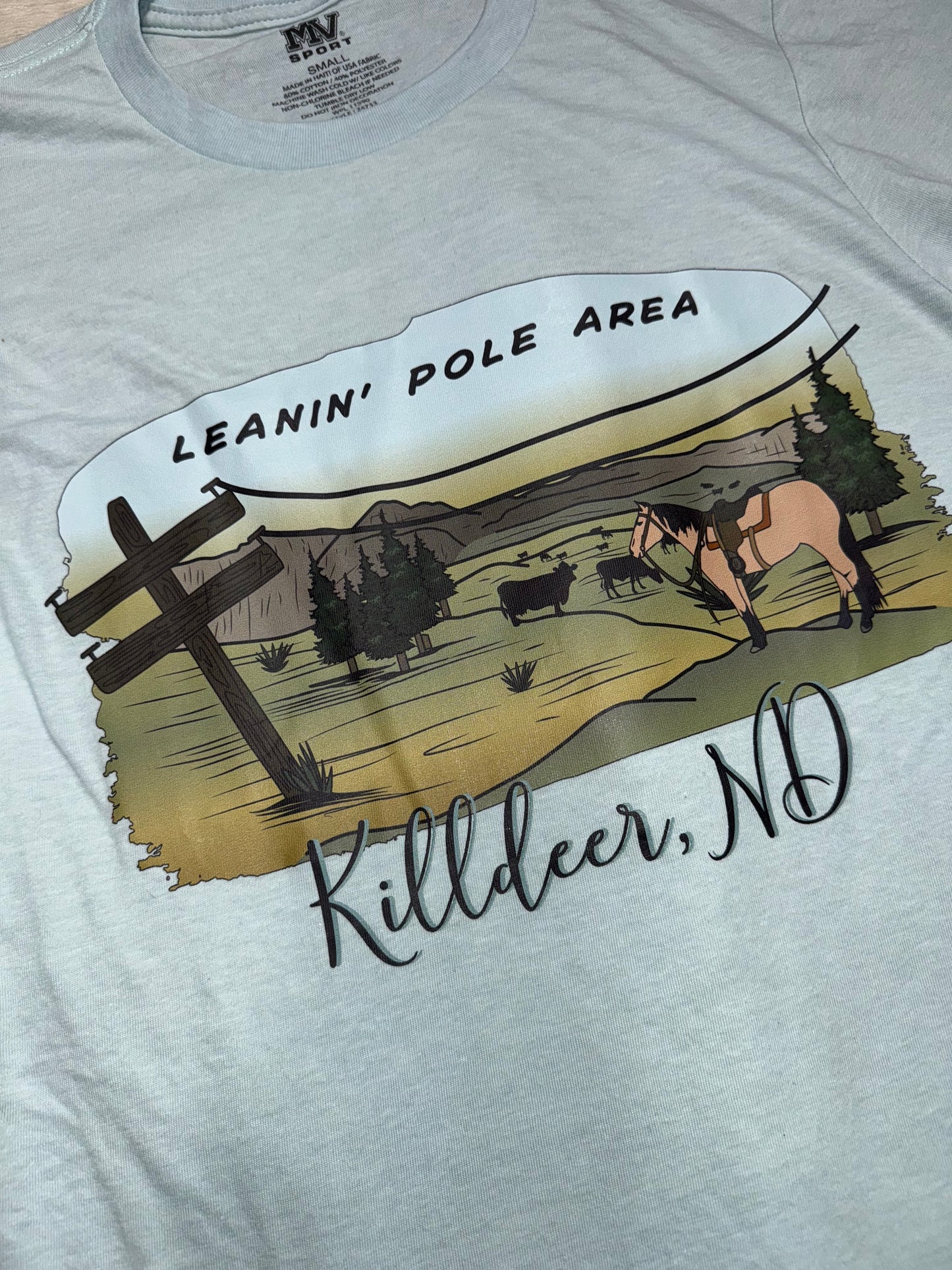 Leanin' Pole Women's Graphic T-Shirt