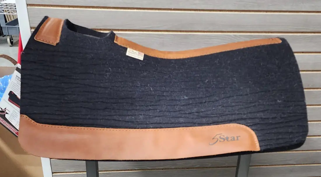 5 Star All Around Saddle Pad (Multiple Options Available) 30X30 7/8’’ Black w/ Plain Wear Leathers / 30’’ X 30’’