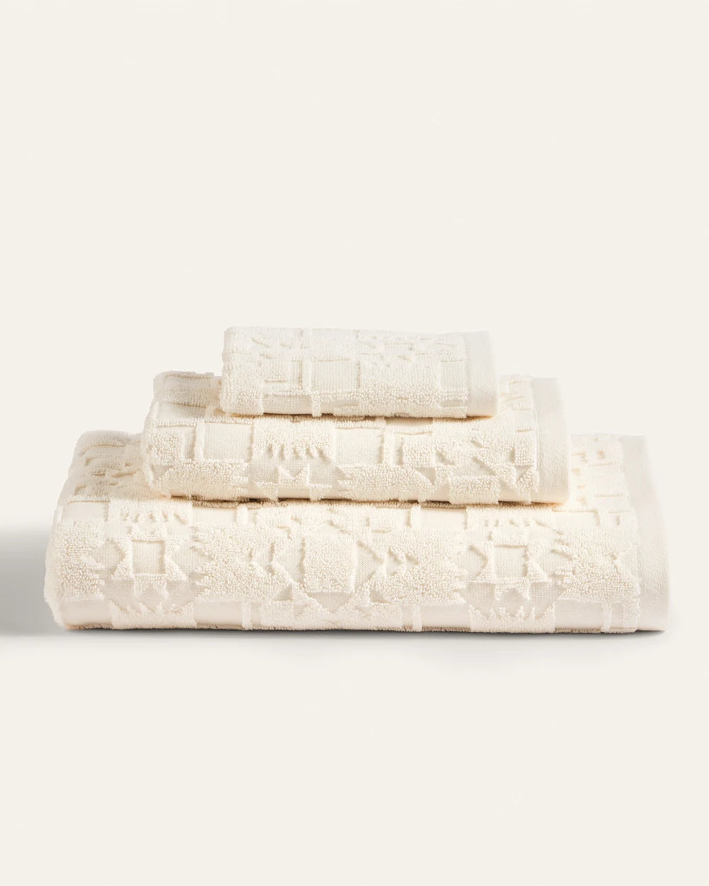 Pendleton Sculpted Ivory Towel Collection
