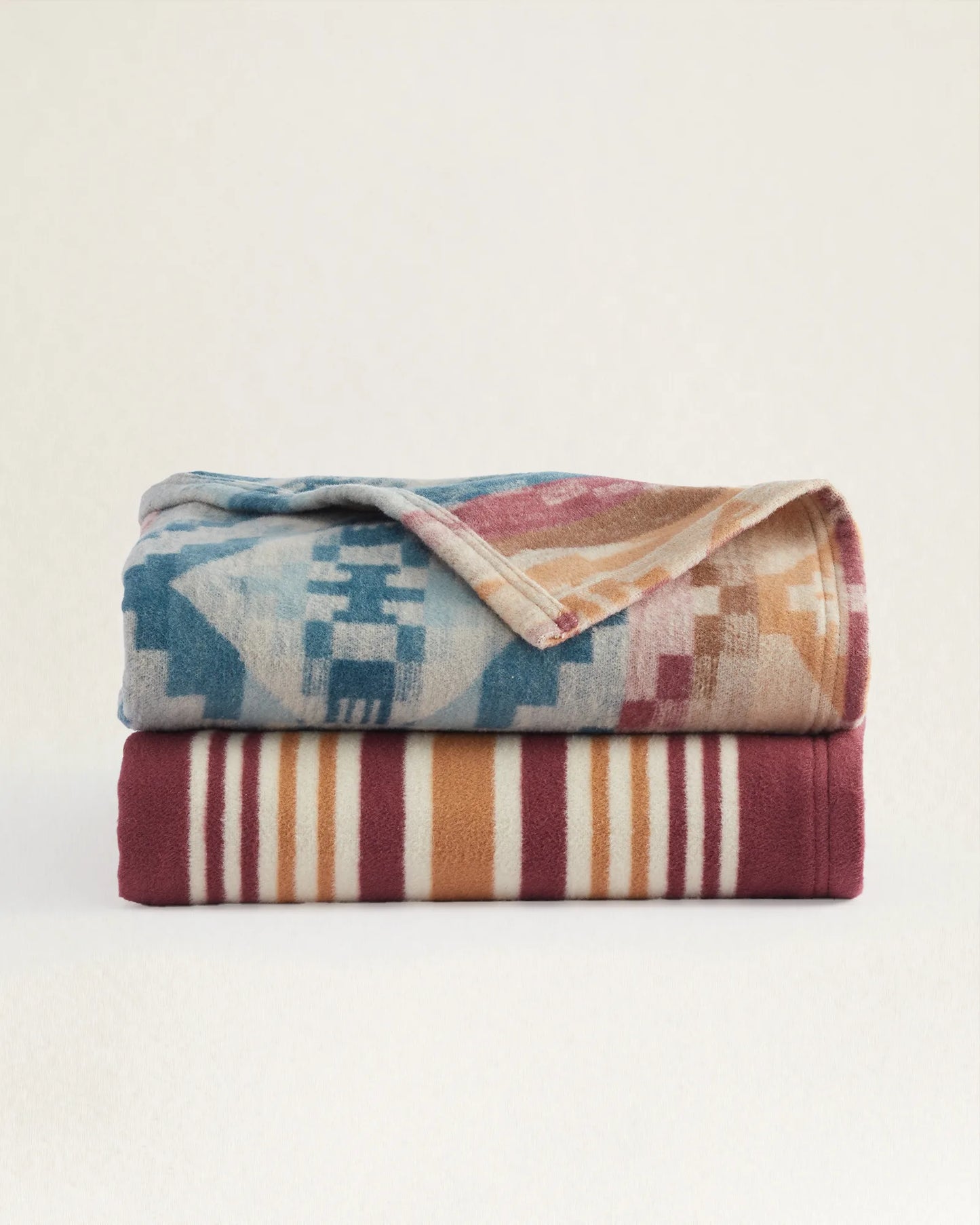 Pendleton Carico Lake & Stripe Throw Gift Pack