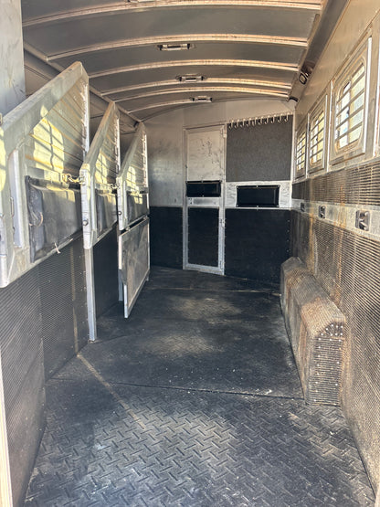 2008 Elite 4 Horse Living Quarters Trailer