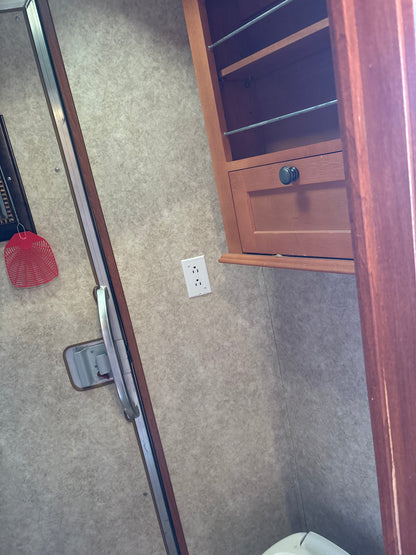 2008 Elite 4 Horse Living Quarters Trailer