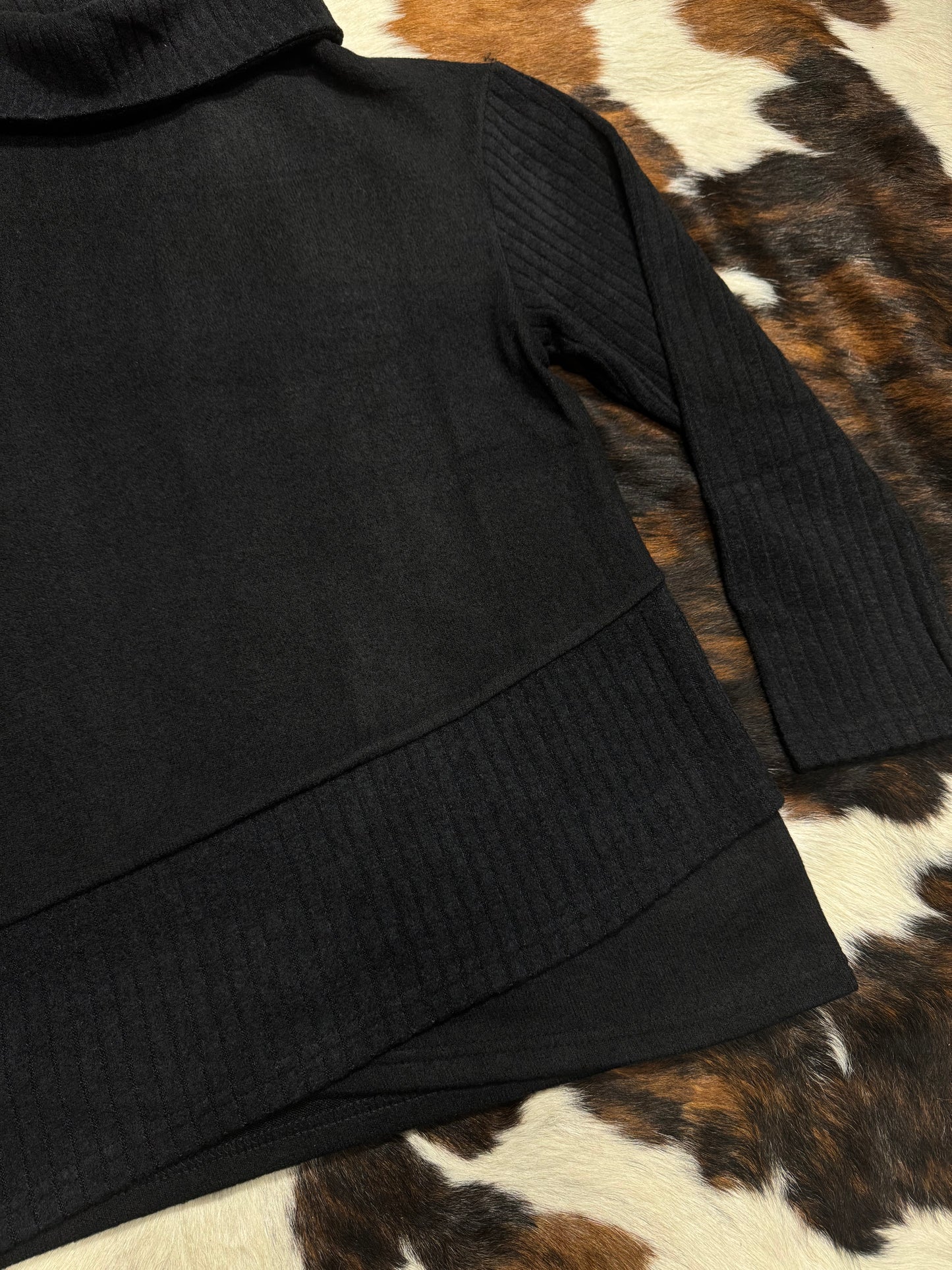 Trisha Tyler Women's Black Aline Sweater