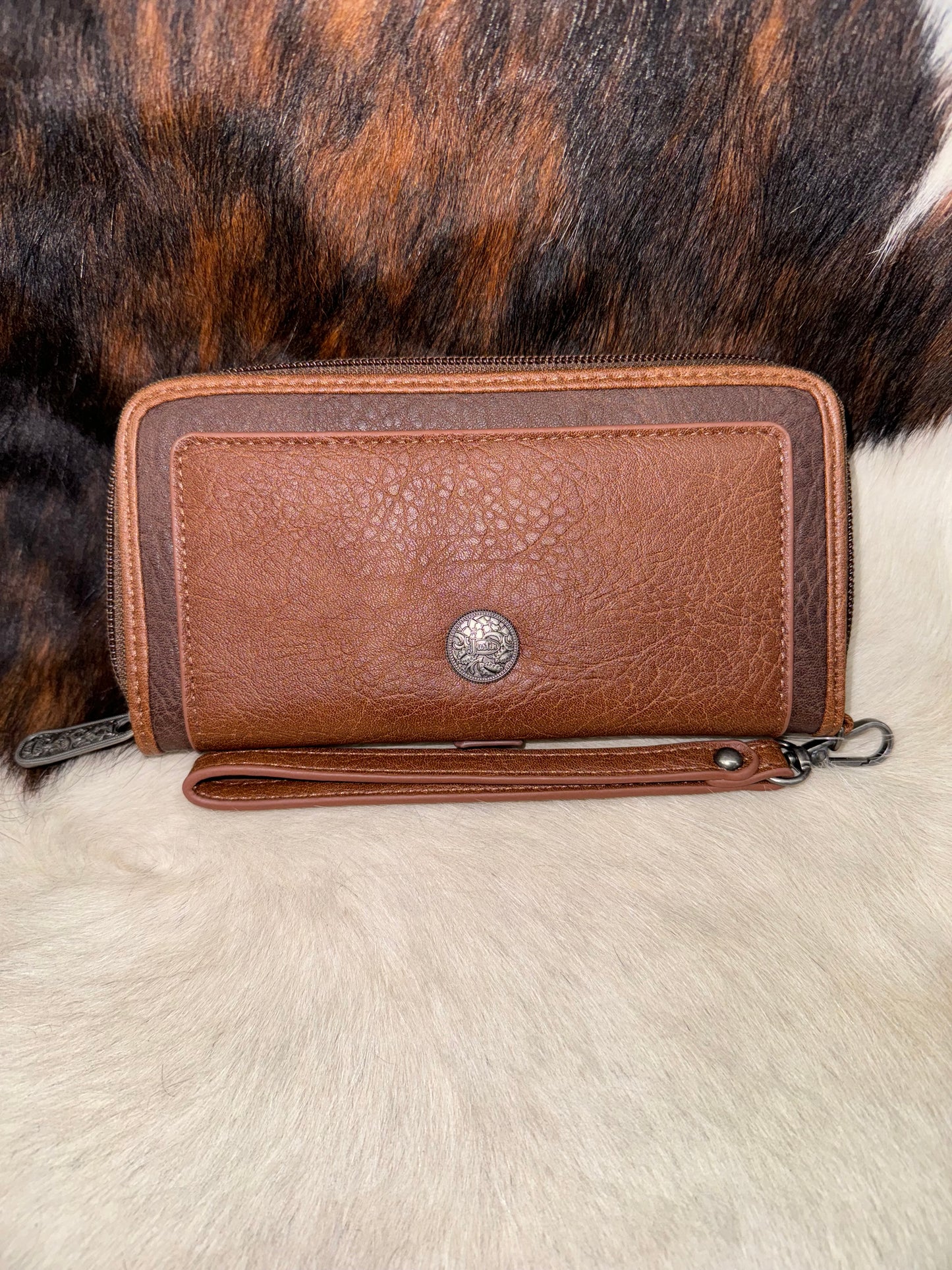 Justin Large Scalloped Tooled Wallet