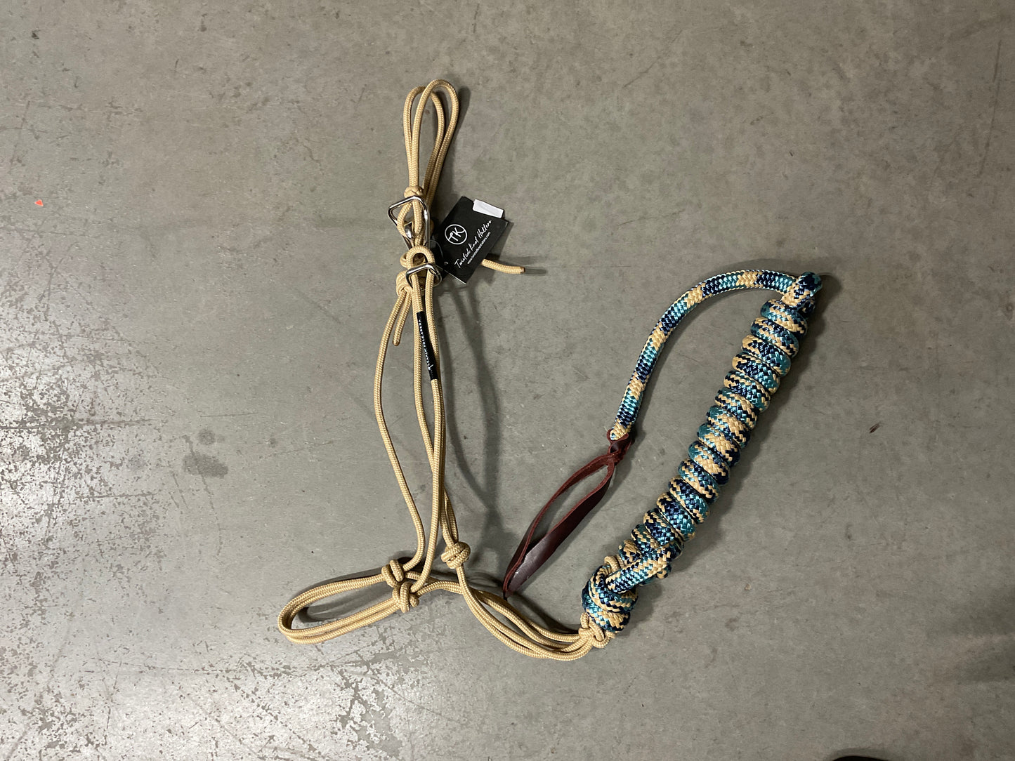 Twisted Knot Halters Rope Halter w/ Easy Off Clip & Lead