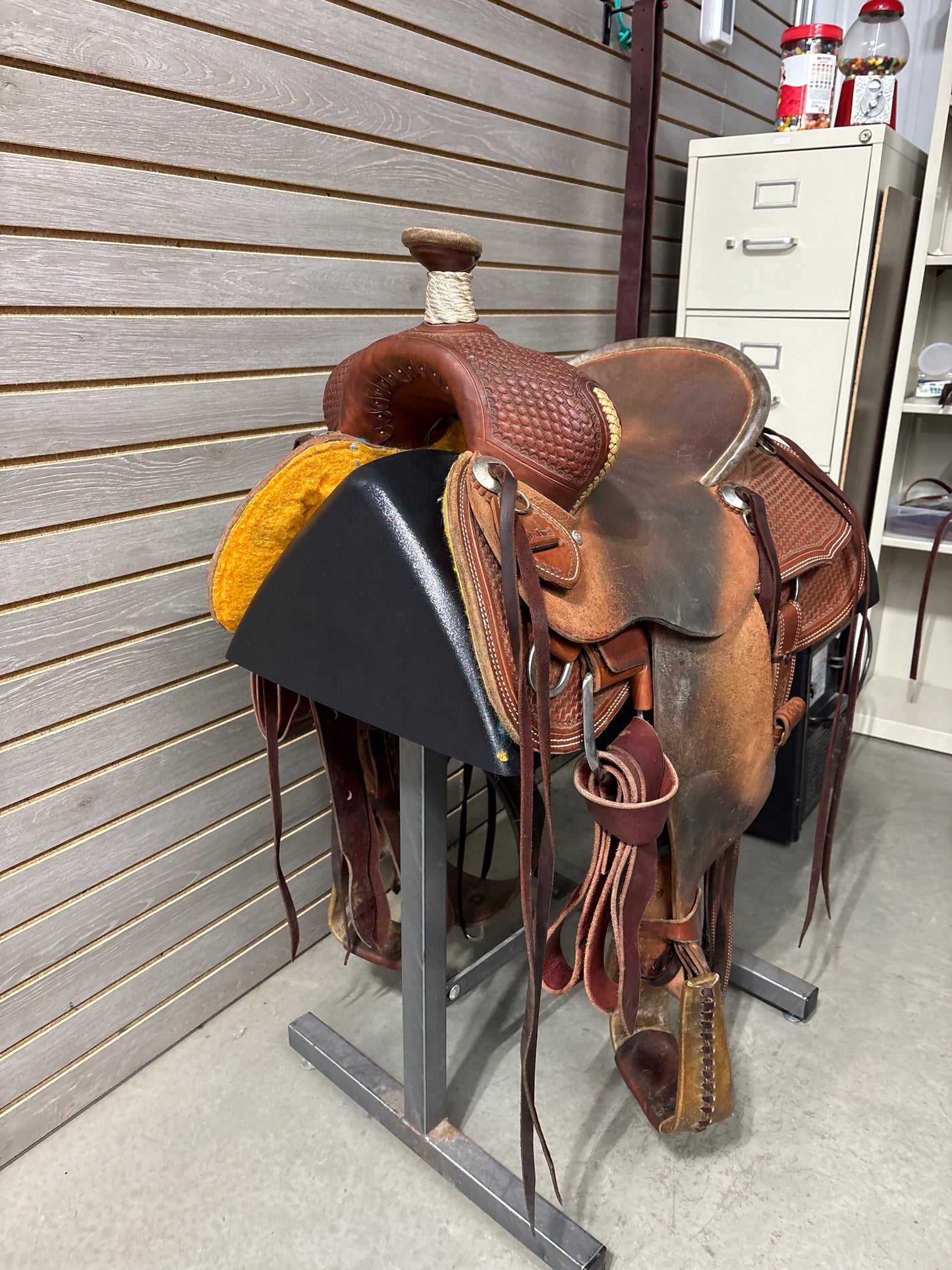 Used. Cashel 14" Ranch Saddle