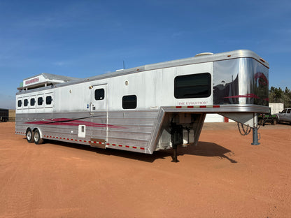 2007 Bloomer 5 Horse Living Quarters Trailer