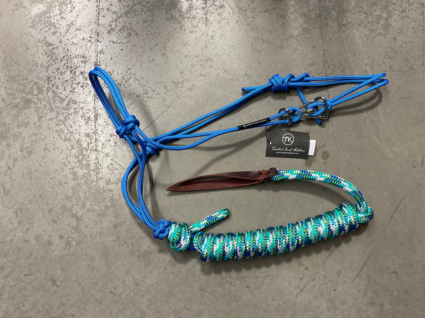 Twisted Knot Halters Rope Halter w/ Easy Off Clip & Lead