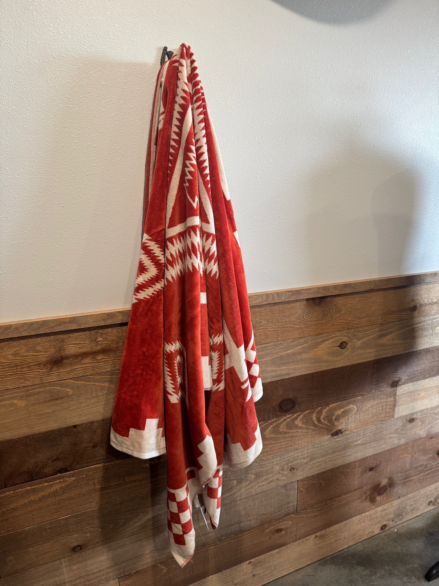 Pendleton Los Ojos Coral Spa Towel