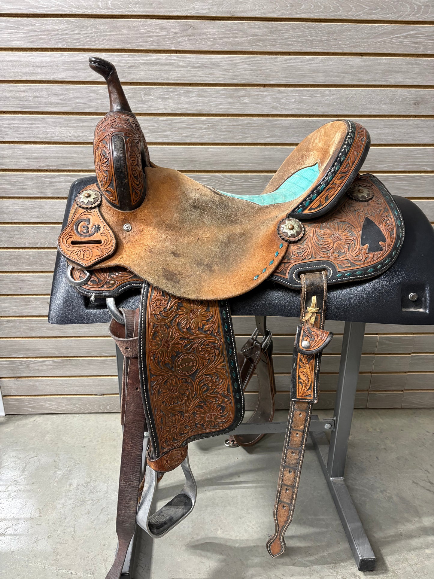 Used. Jeff Smith C3 15.5" Barrel Saddle