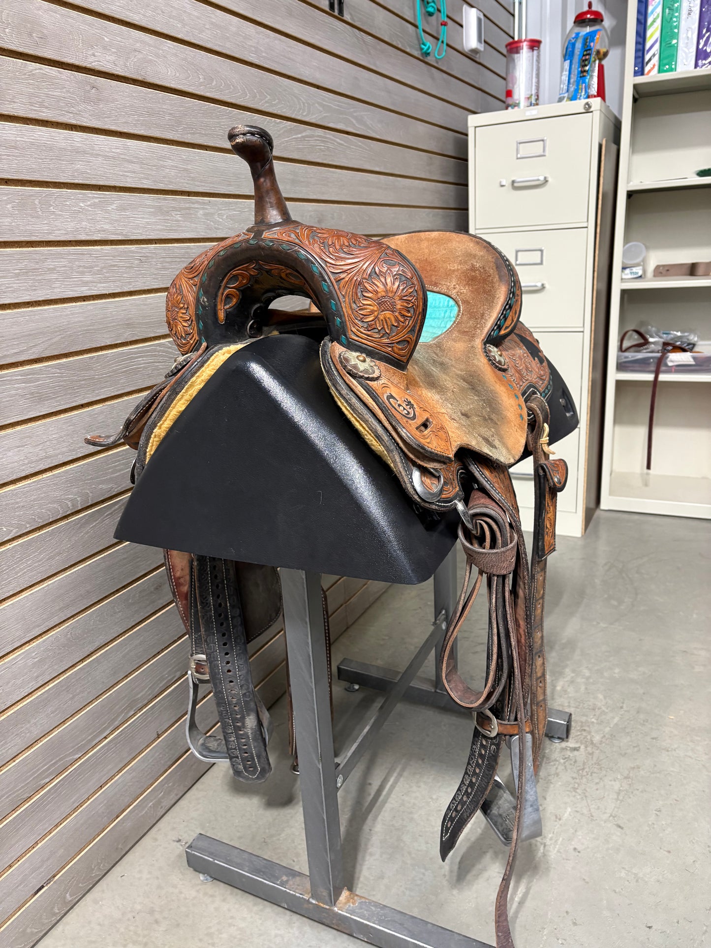Used. Jeff Smith C3 15.5" Barrel Saddle