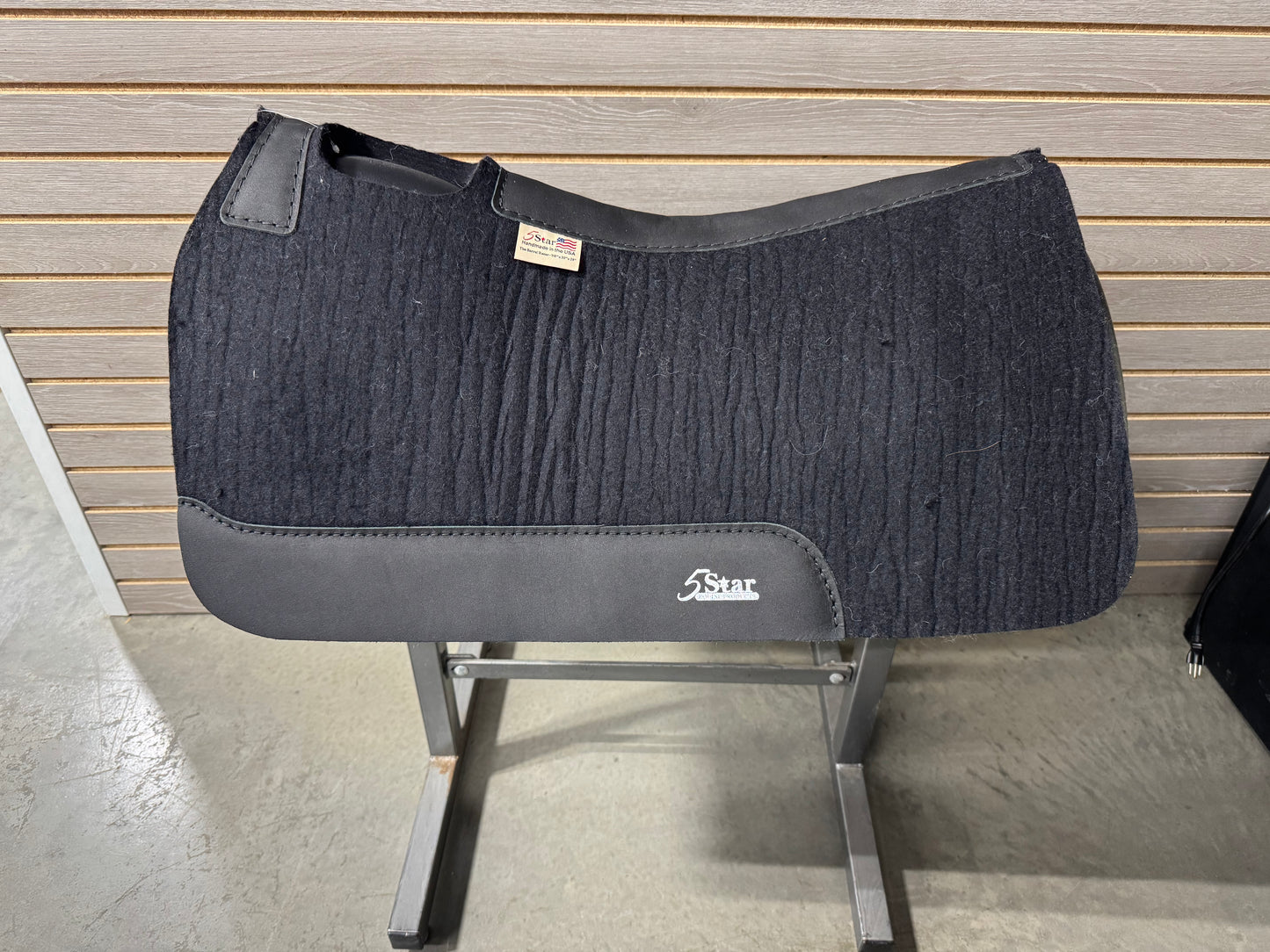 5 Star Barrel Racer Saddle Pad (Black with Black Wear Leathers) 30X28