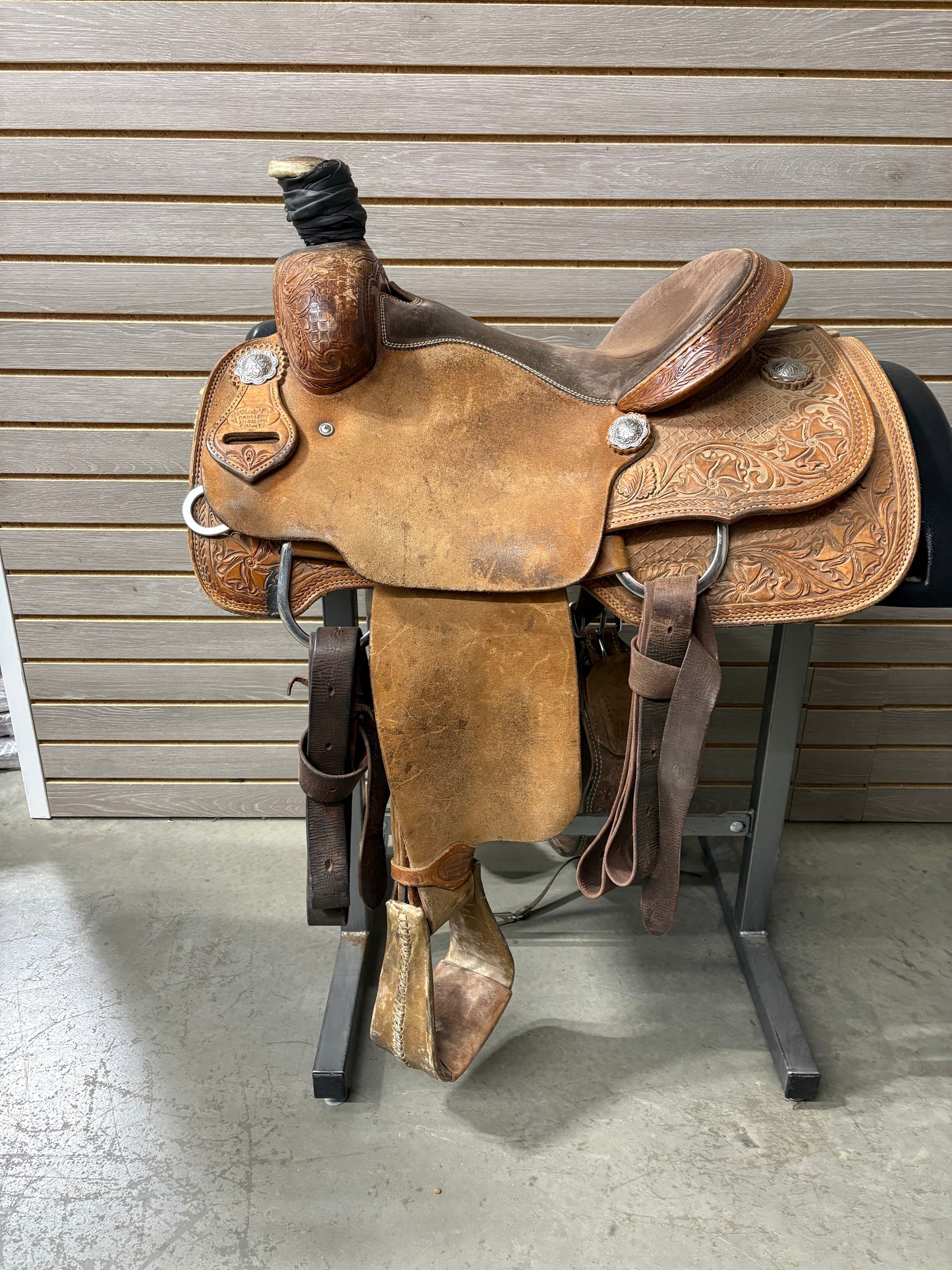 Used. 14.5" Leanin' Pole Rope Saddle