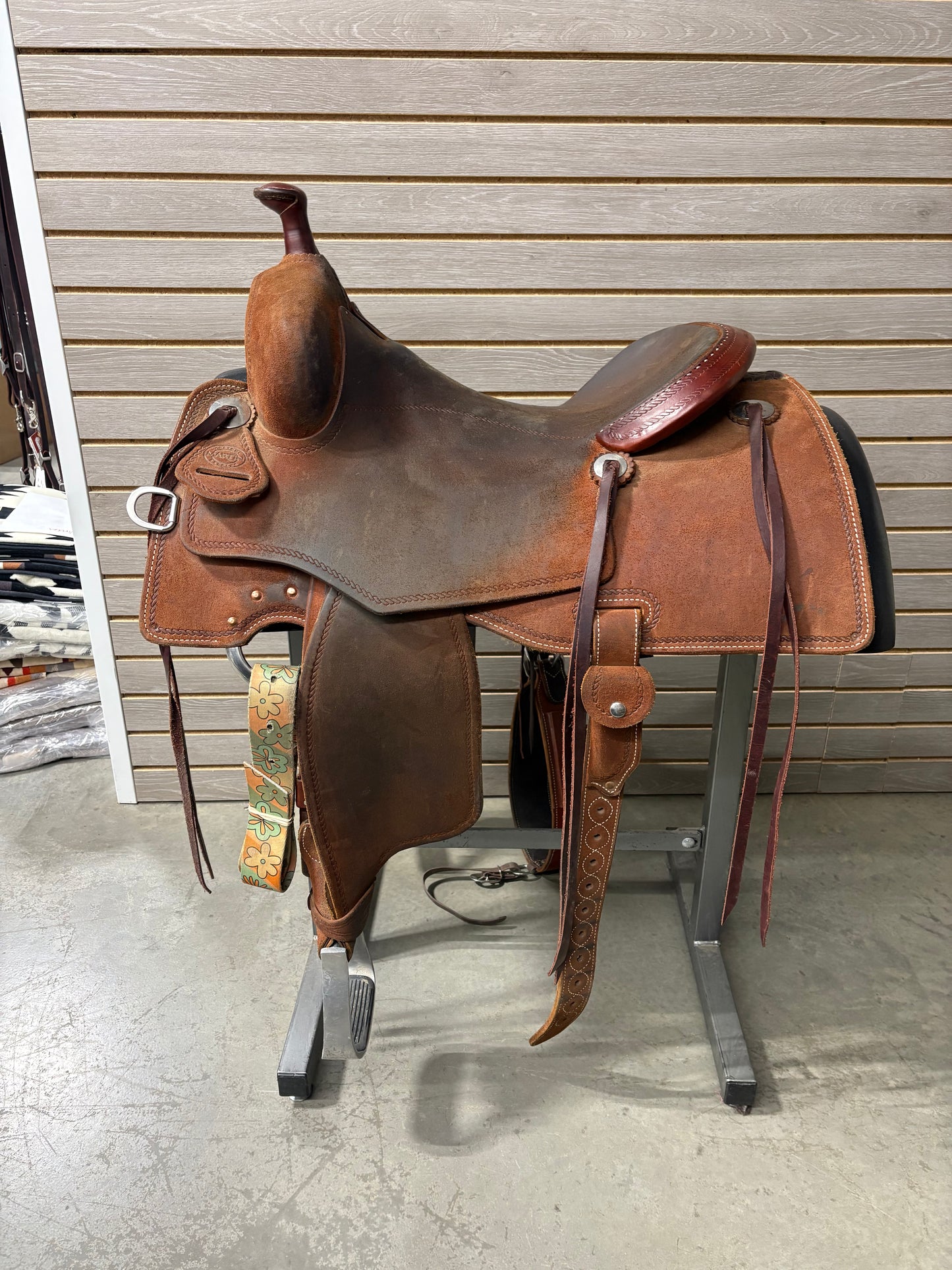 Used. Martin Performance 16" Saddle #11123