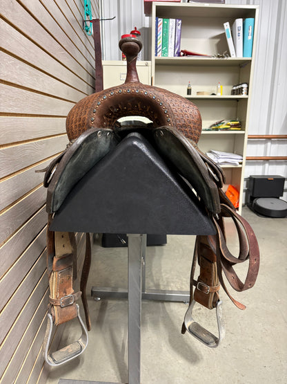 Used. Double J Pozzi Pro 13.5" Barrel Saddle - Wide Tree
