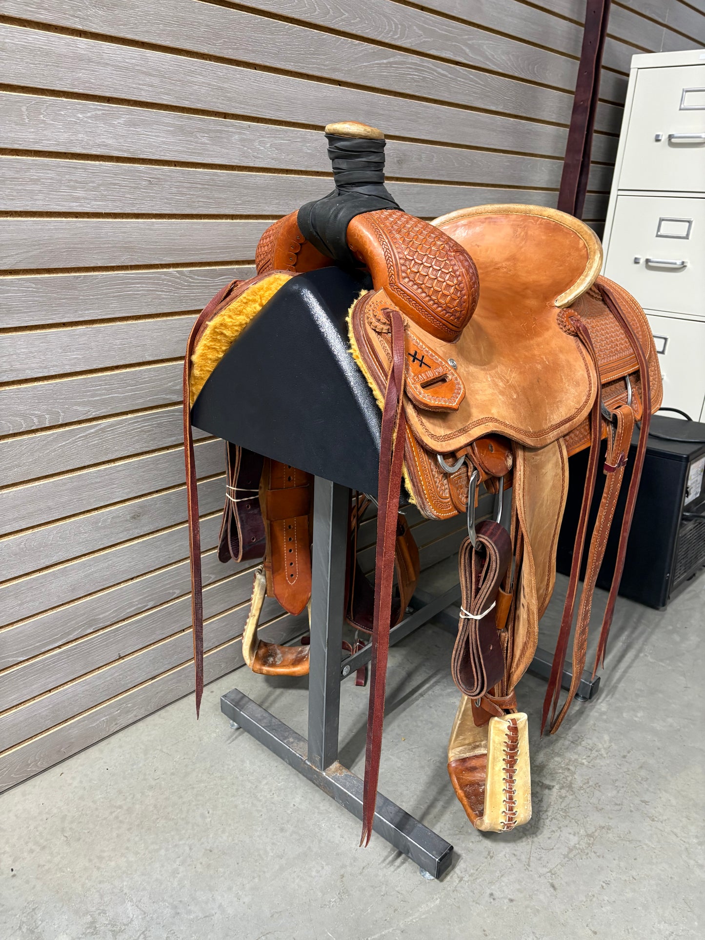 Used. Leanin Pole 15" Rancher